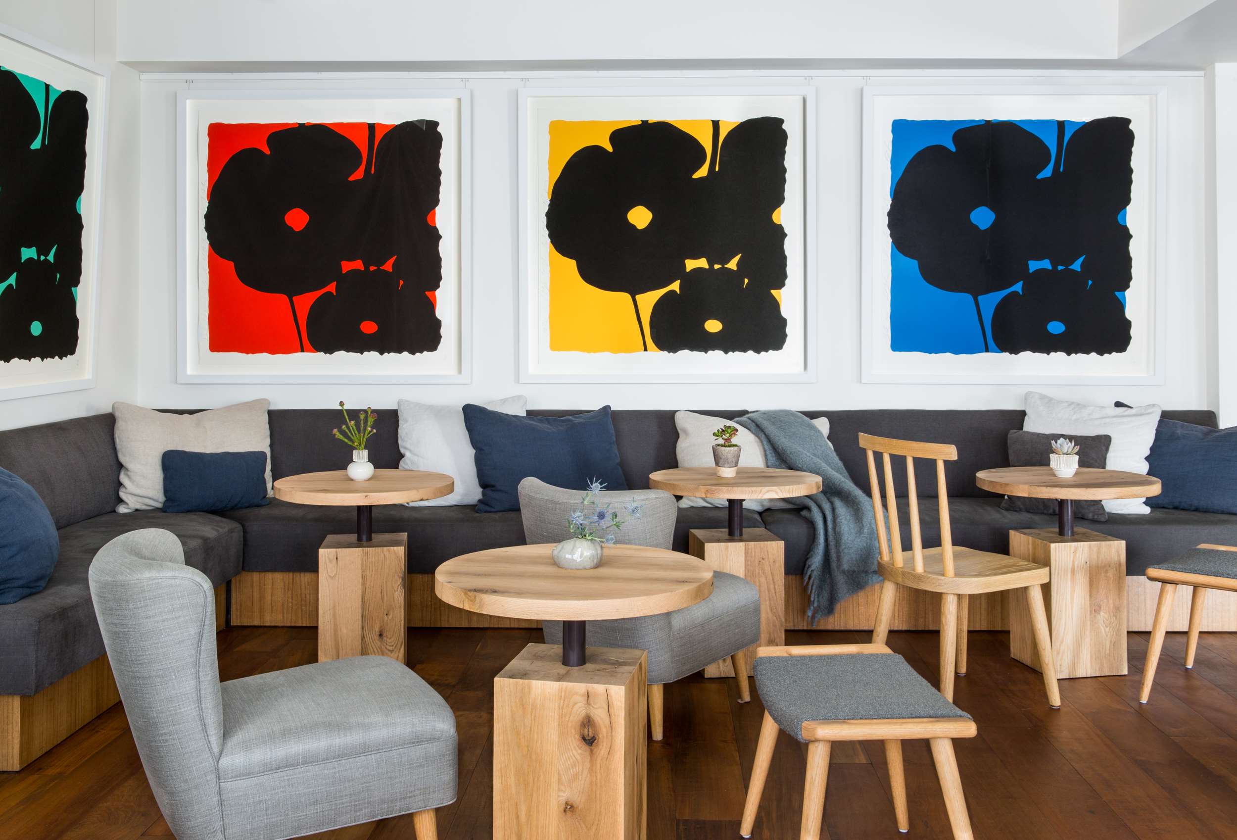 Malibu Beach Inn Lounge