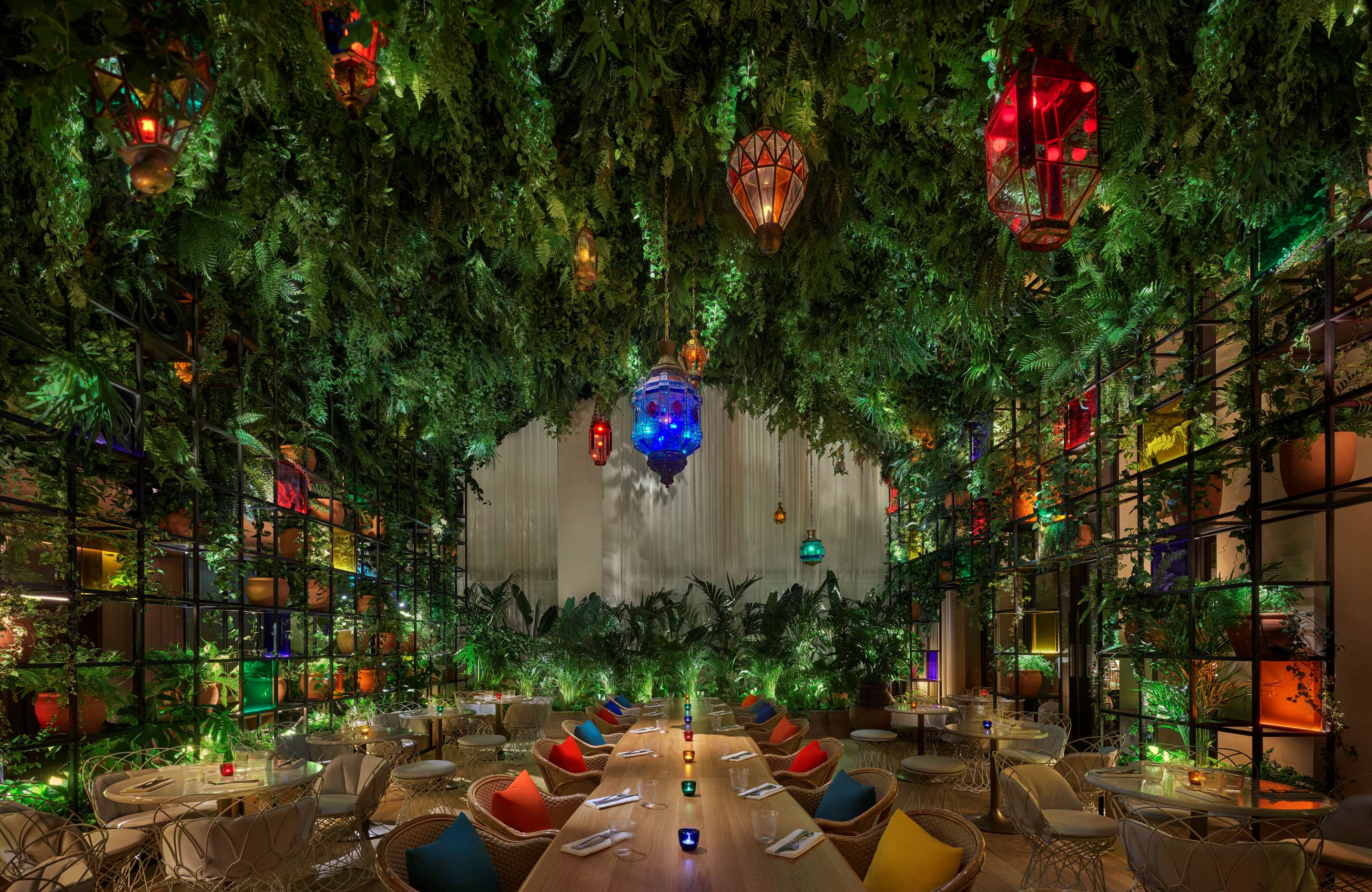 Oroya Interior Night