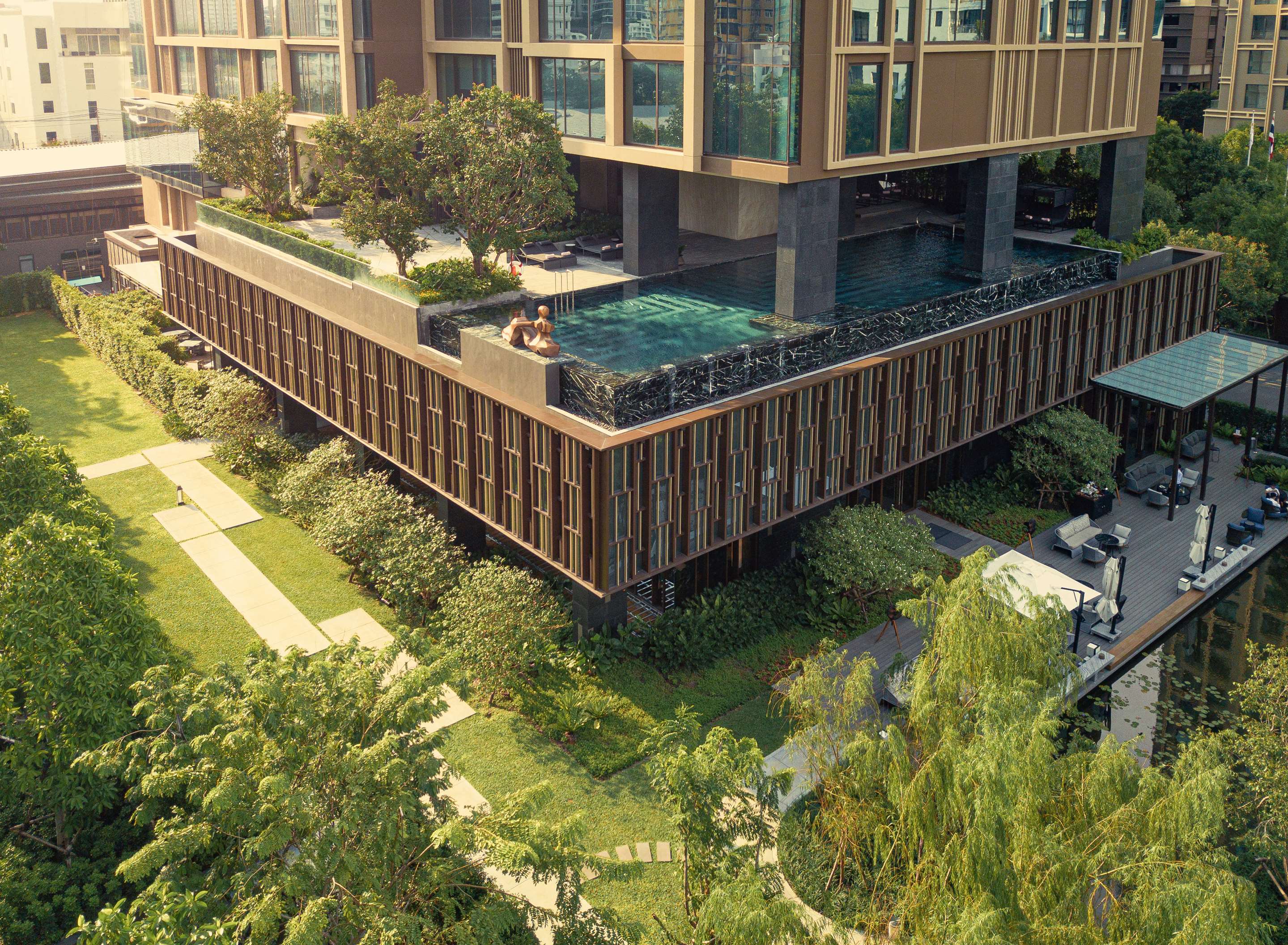 Pool Kimpton Maa Lai Bangkok