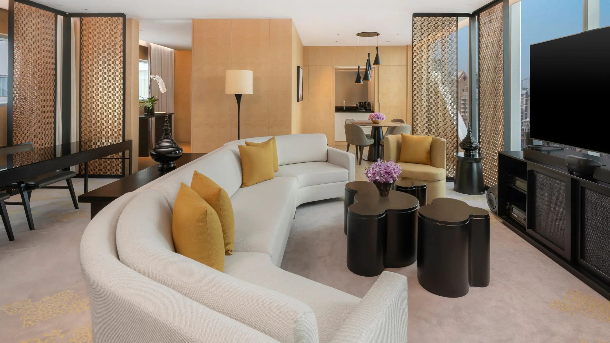 디플로맷 스위트