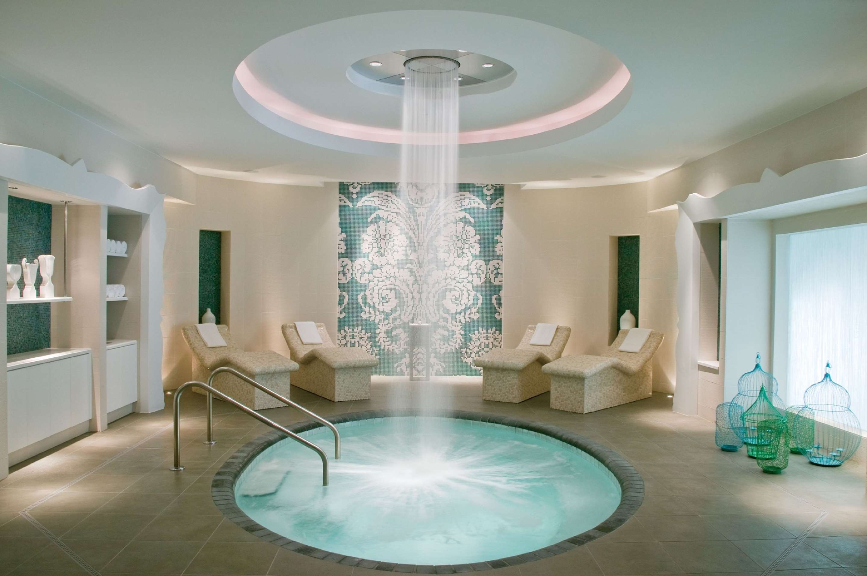 Eau Spa Bath Lounge