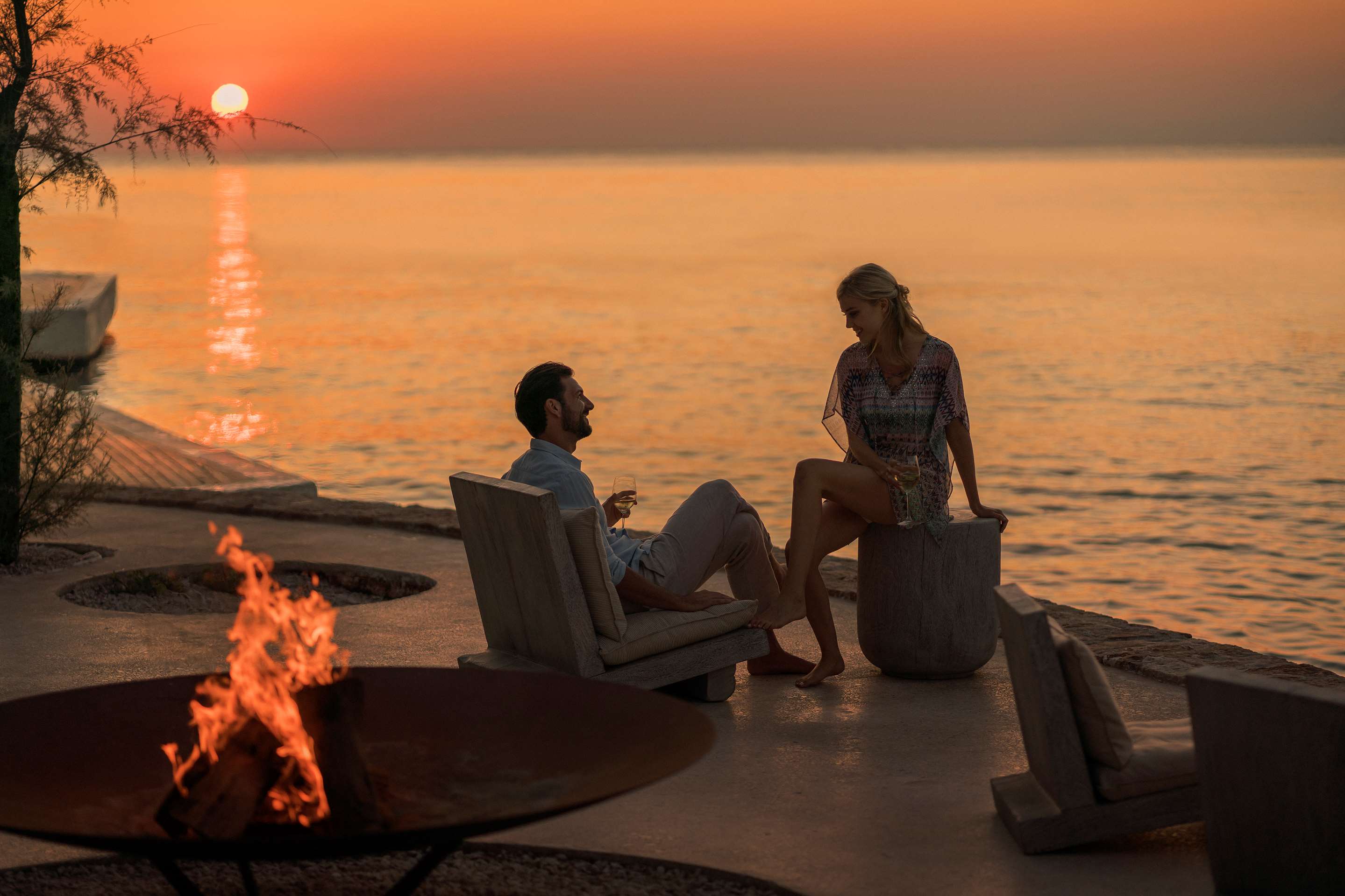 Taverna Fire Pit Lifestyle