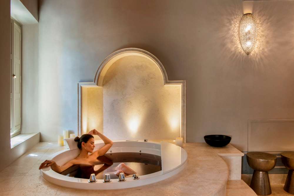 Spa Suite Jacuzzi