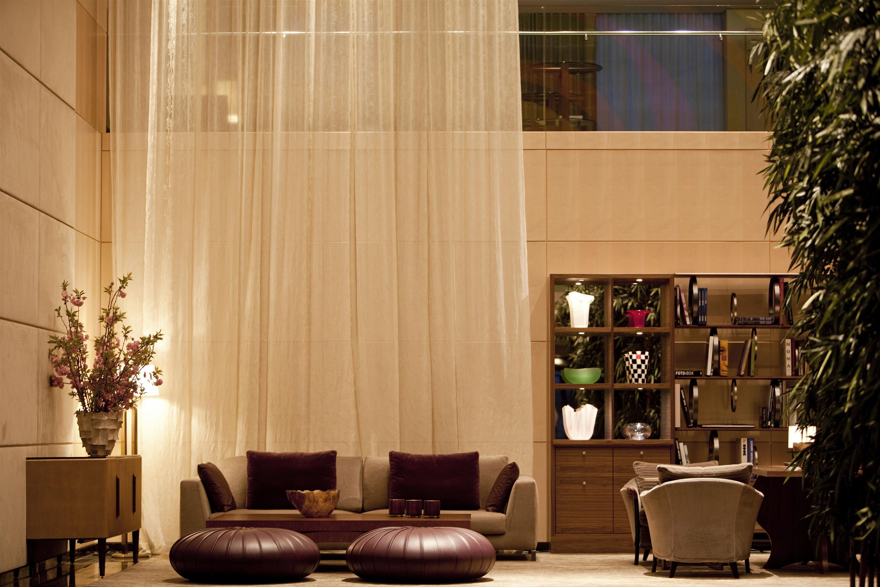 Park Hyatt Zurich Lobby Lounge Library