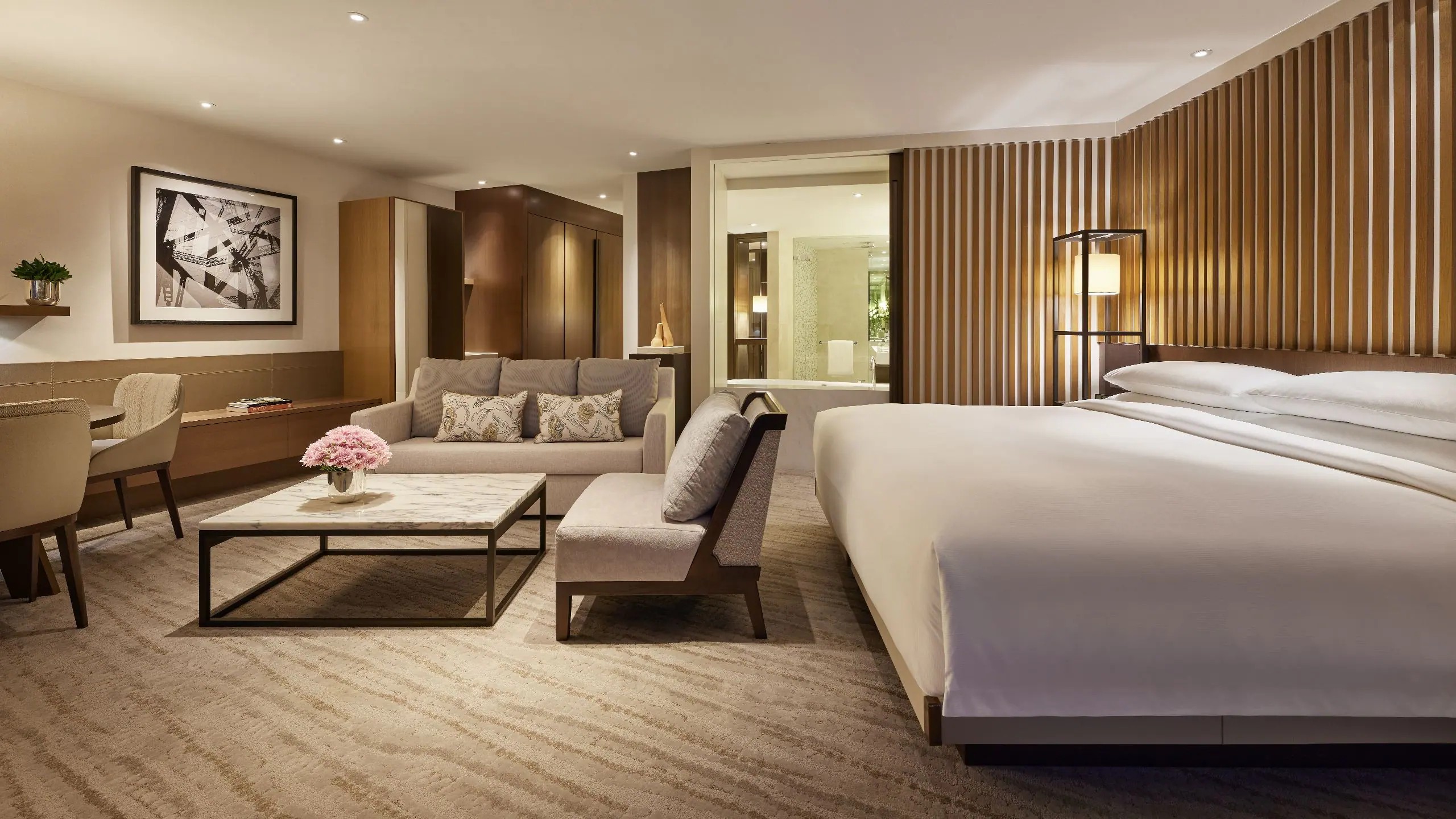 디럭스 킹 베드