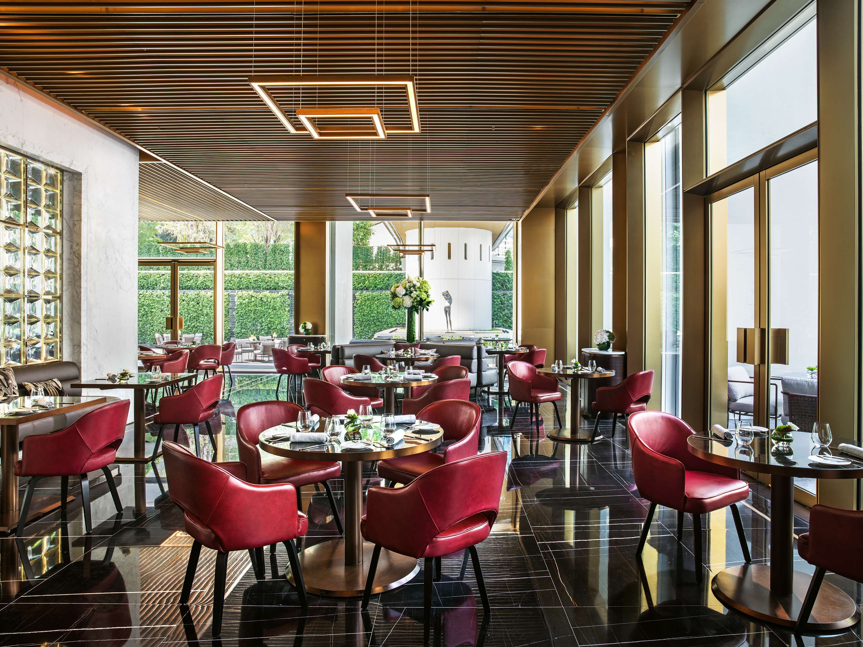 THE MURRAY The Tai Pan