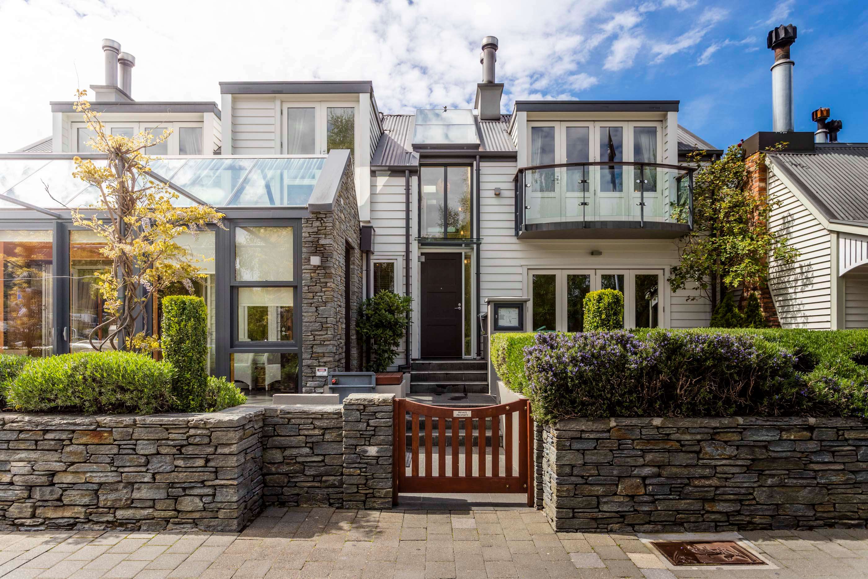 Eichardt's Apartment Exterior