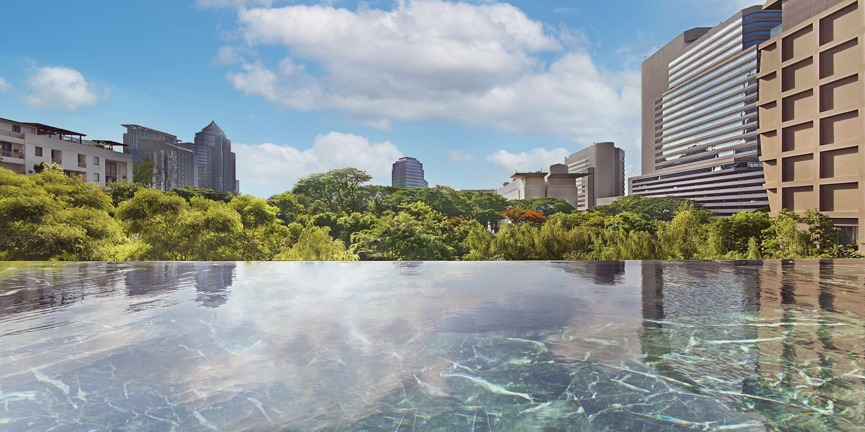 Pool Kimpton Maa Lai Bangkok