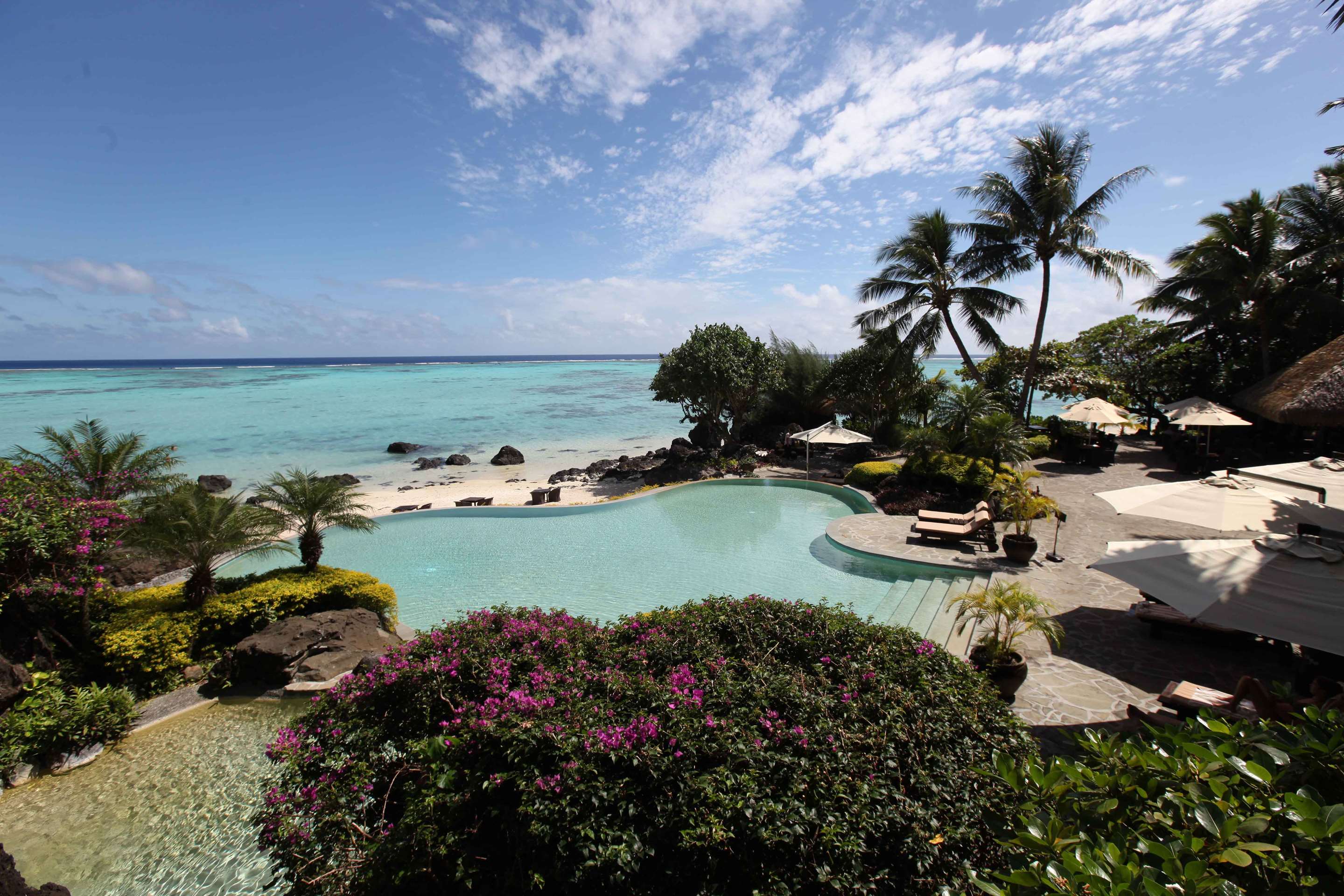 Pacific Resort Aitutaki Infinity Pool