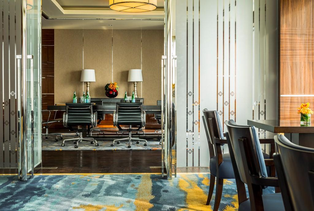 Club Lounge Meeting Room