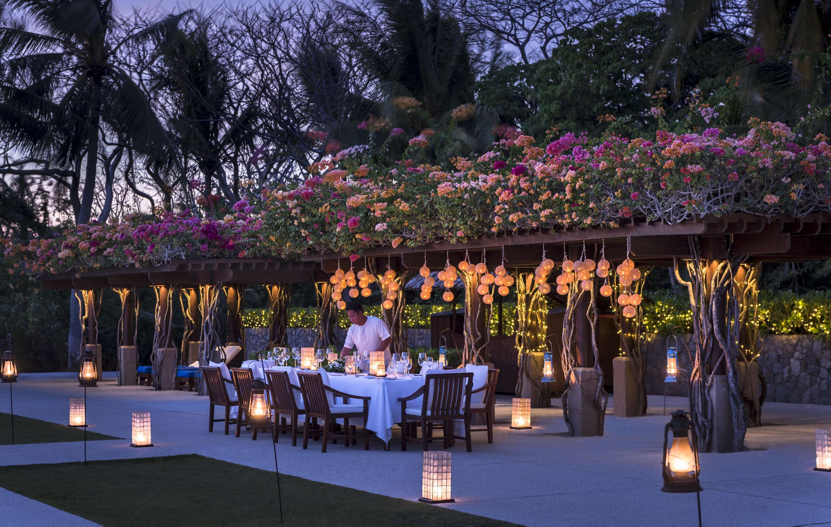 Amanpulo  Clubhouse Restaurant Poolside Trellis