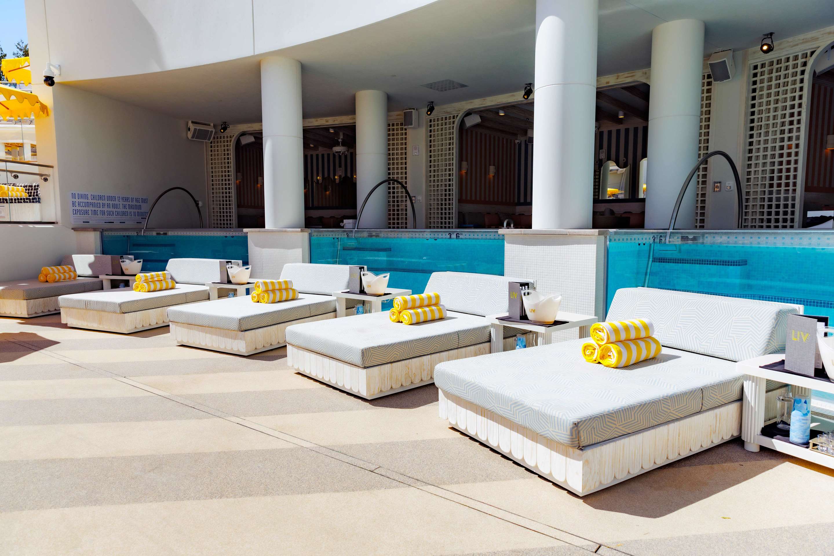 LIVBeach Day Beds
