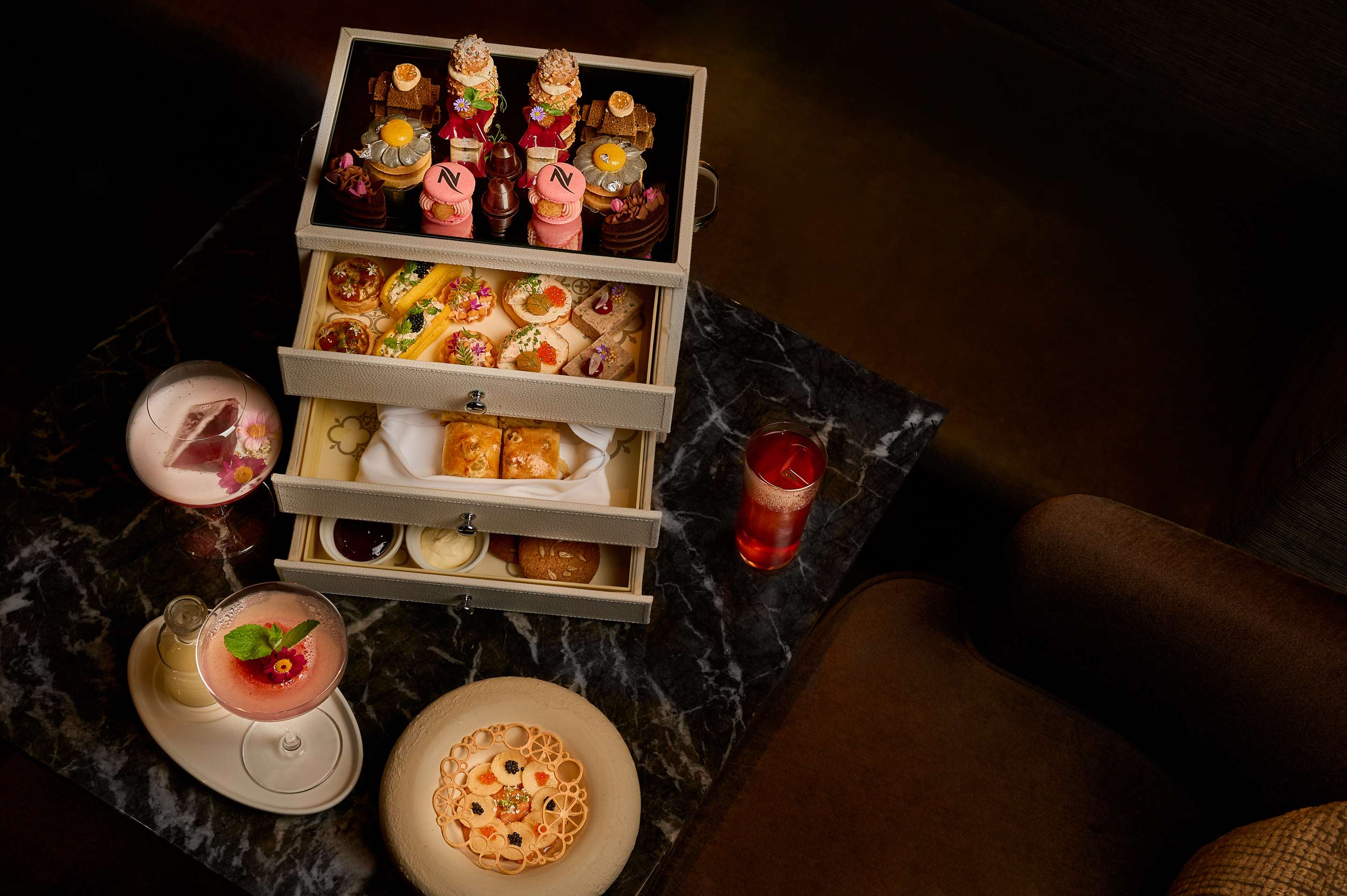 ANTI:DOTE, Afternoon Tea