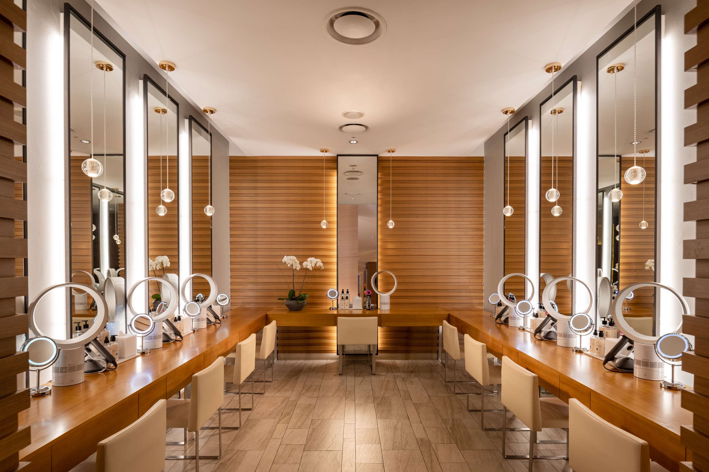 Pulse 8 - Powder Room