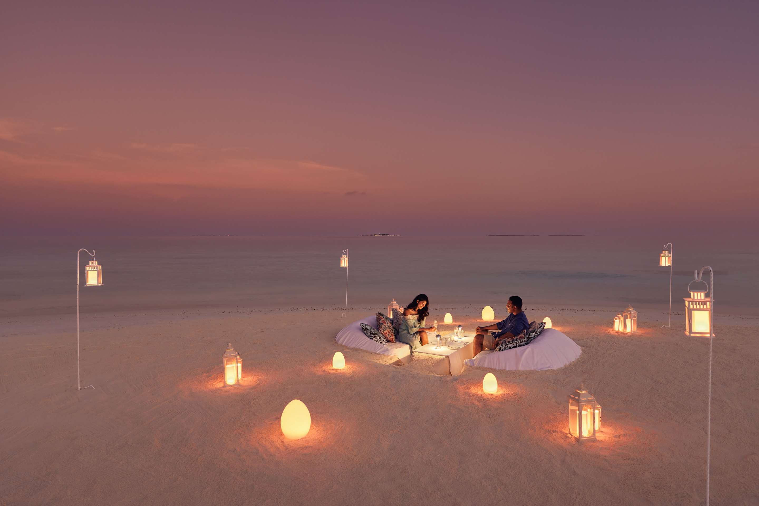 High resolution dpi Jumeirah Maldives Sand carved Romantic Dinner