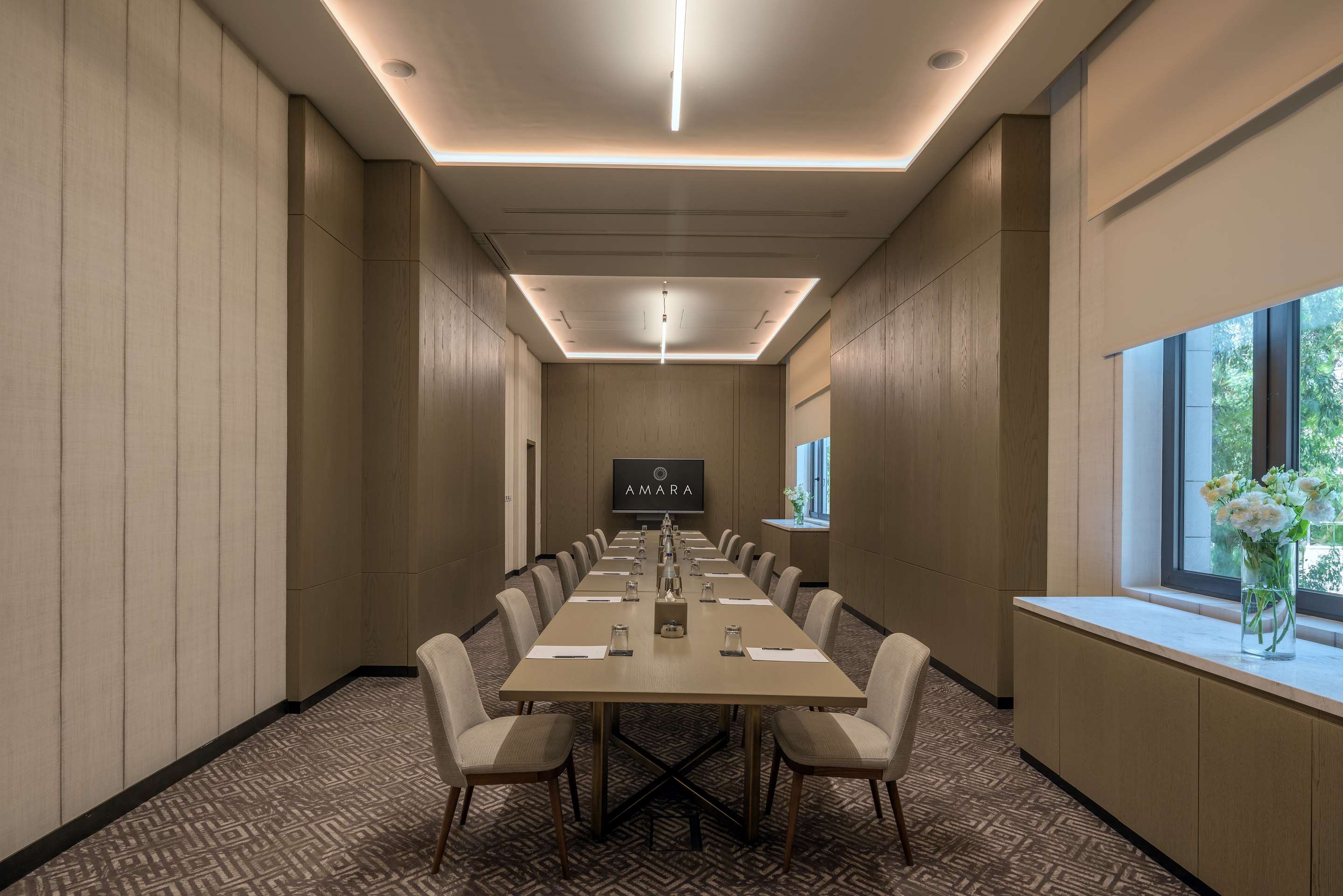 Syndicate Room Boardroom Set Up