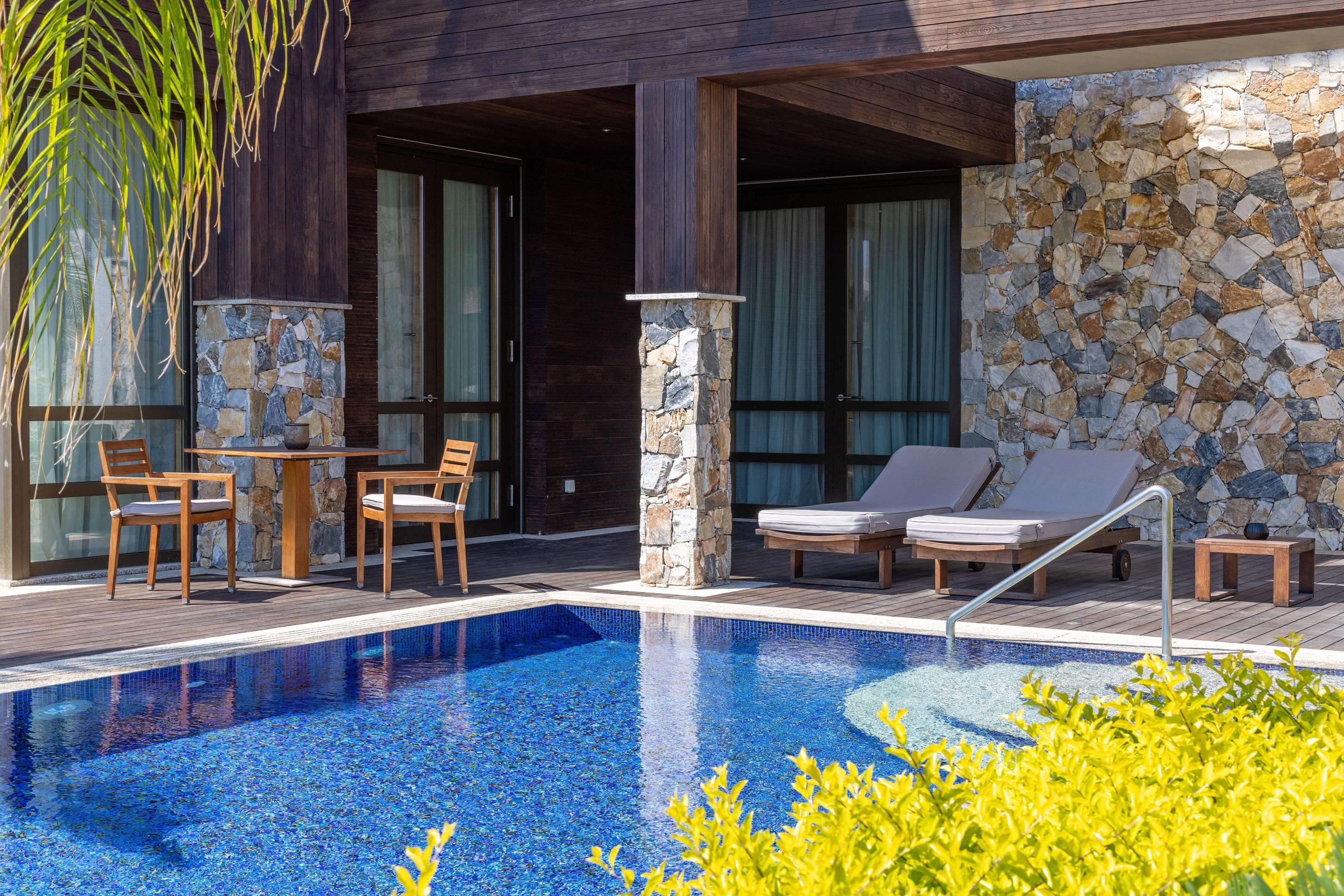 Accommodation Park Villa bed Pool