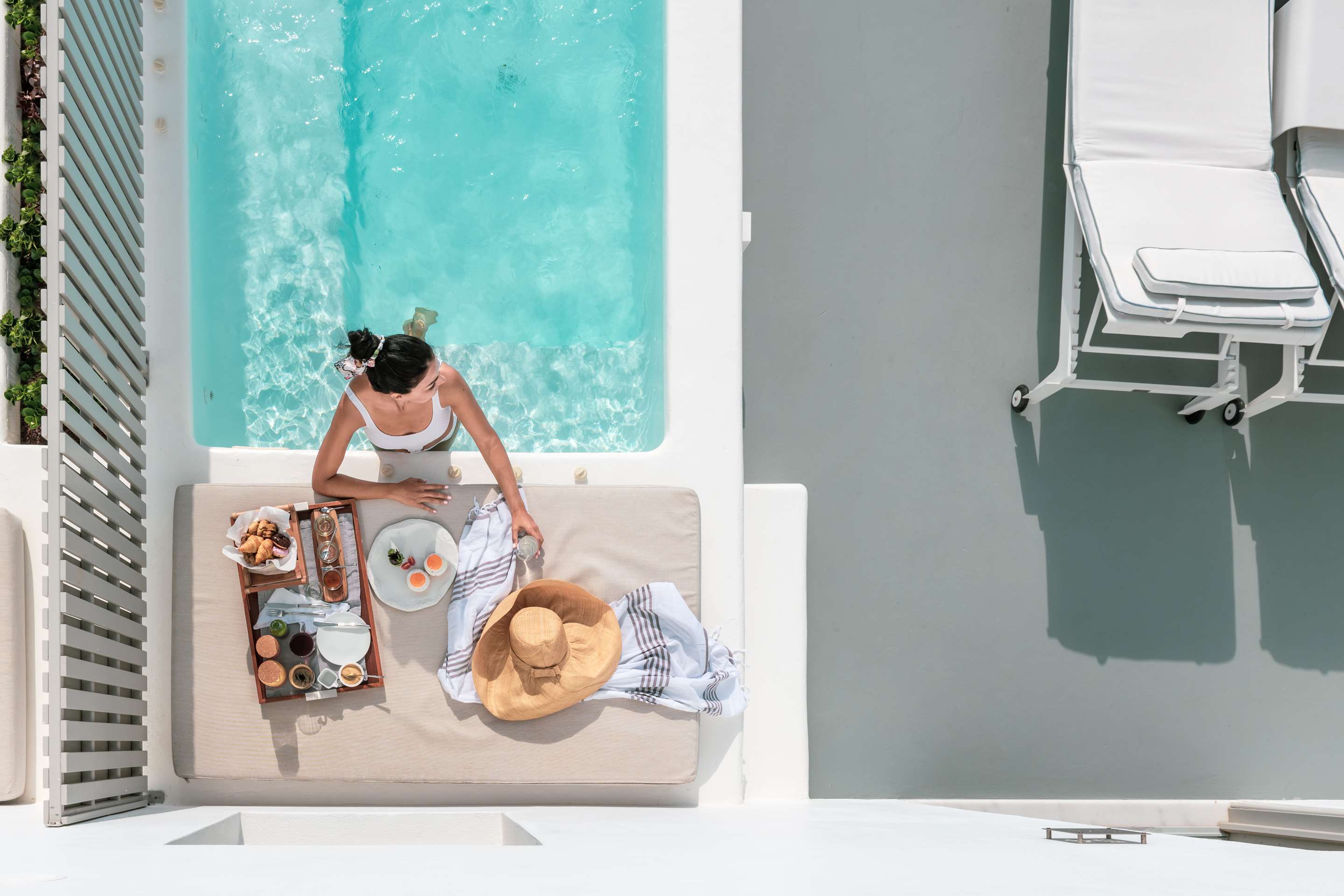 Breakfast by plunge pool