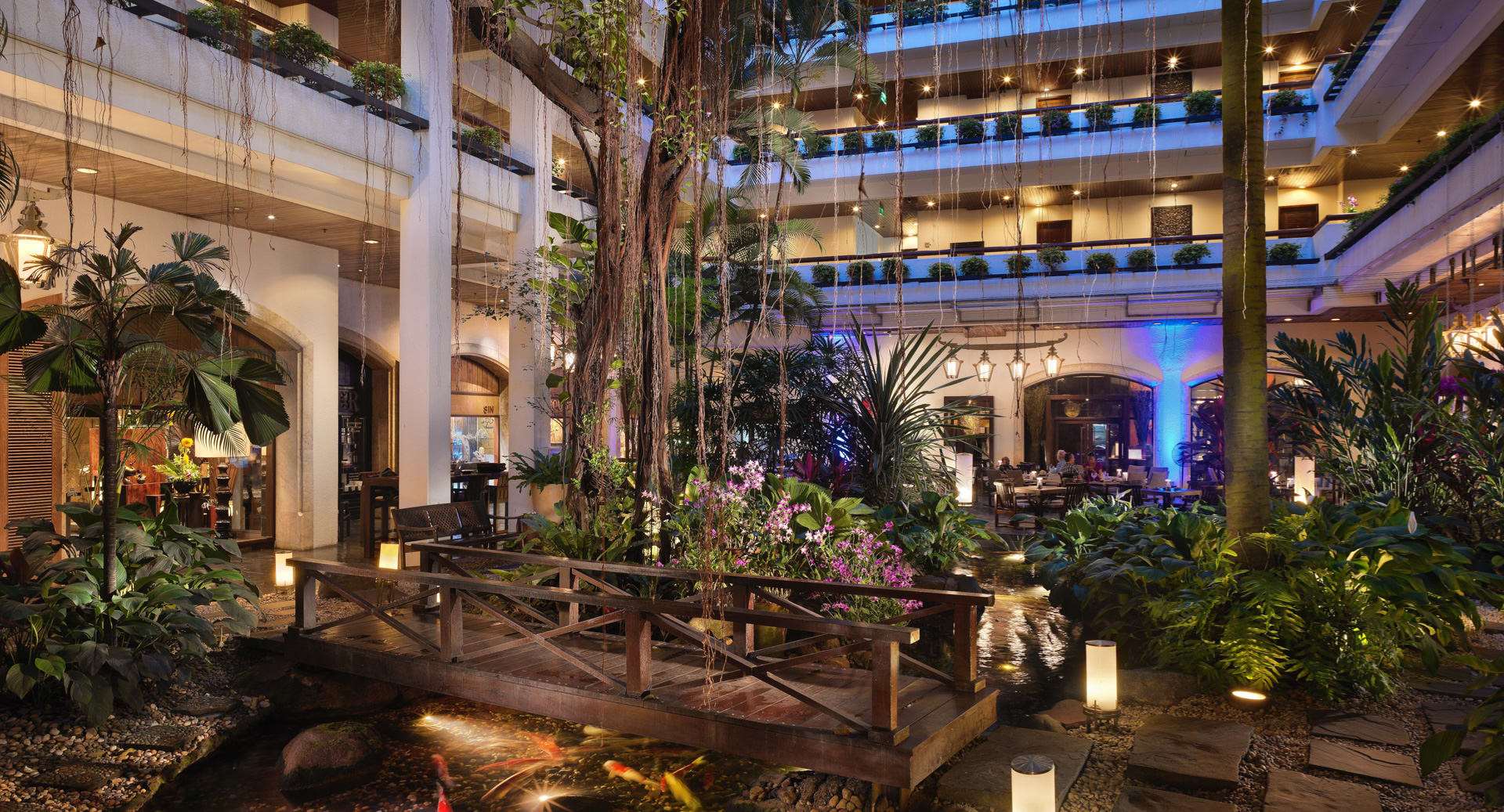 Parichart Courtyard at night