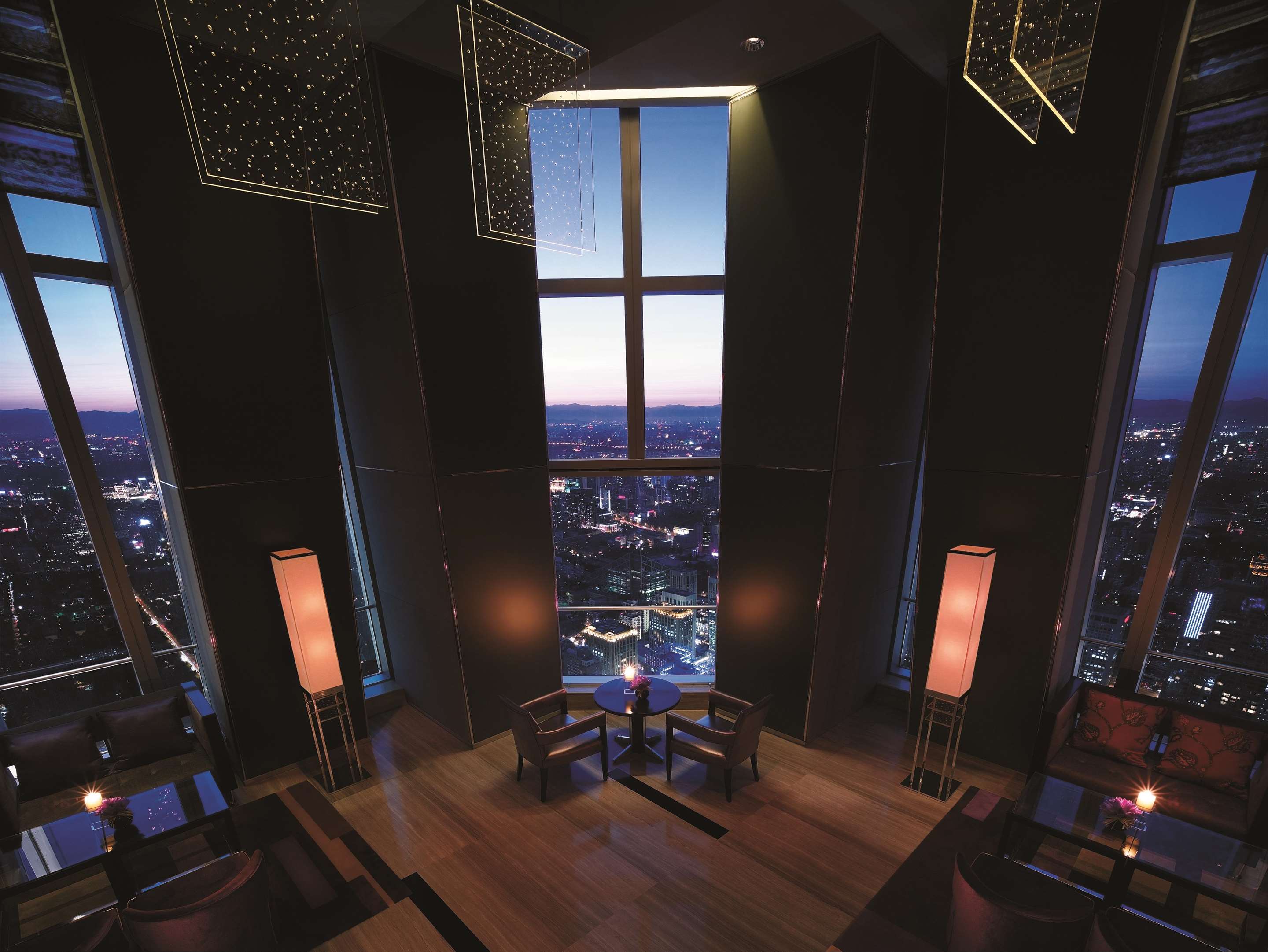 Atmosphere Bar - Night view