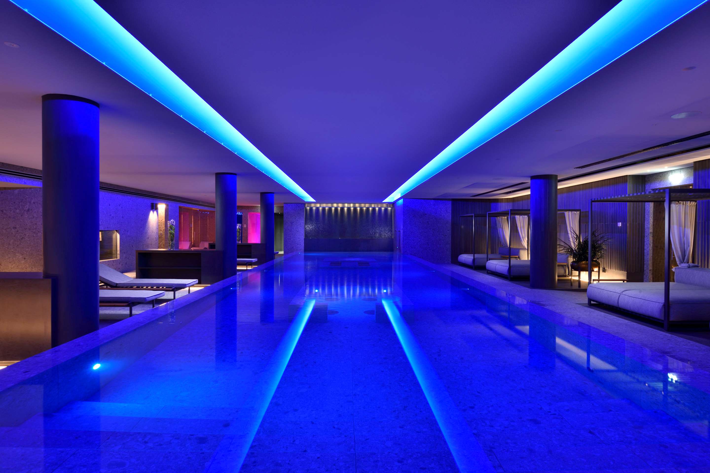 ERRE SPA indoor pool