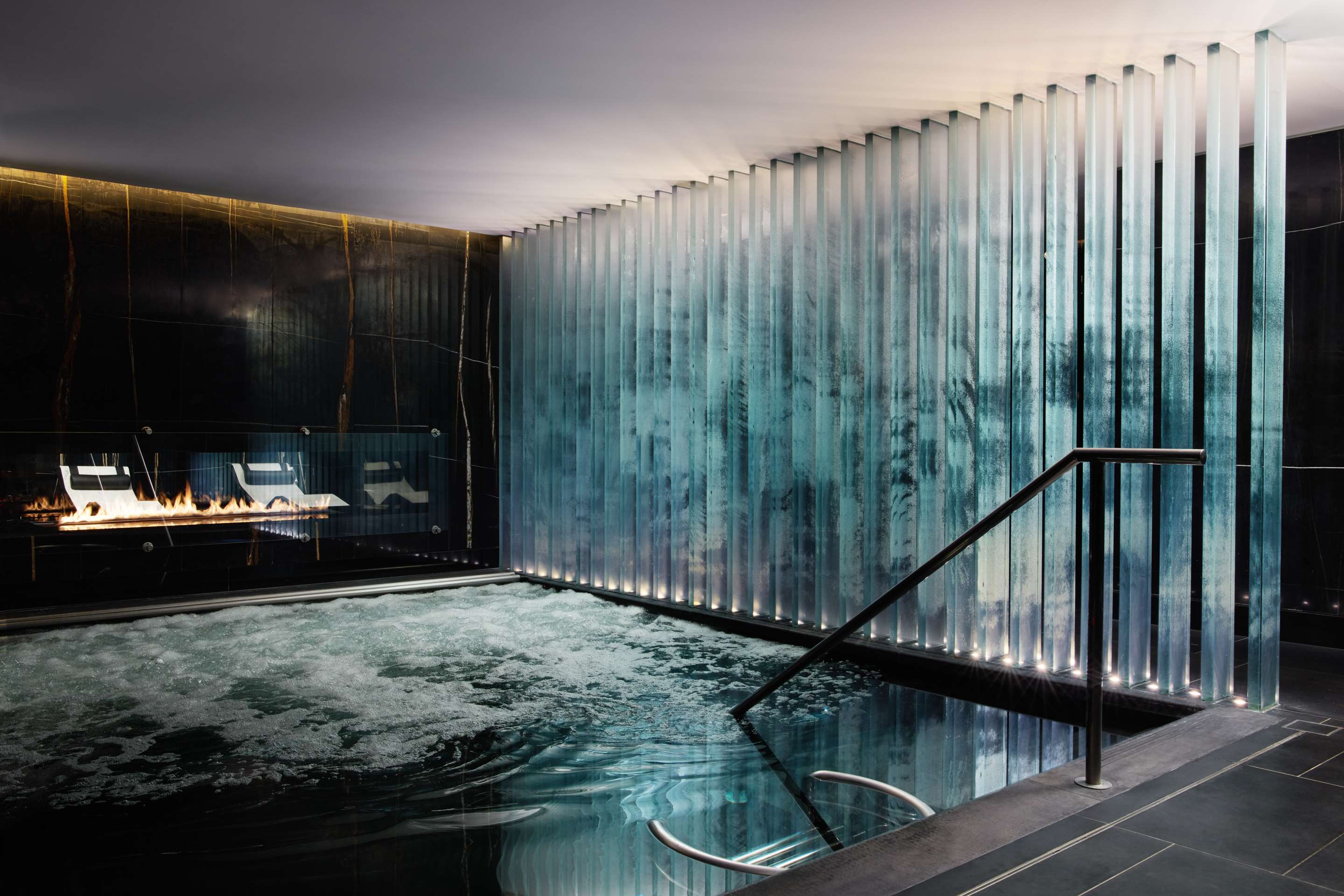 Jacuzzi -  ESPA Life at Corinthia