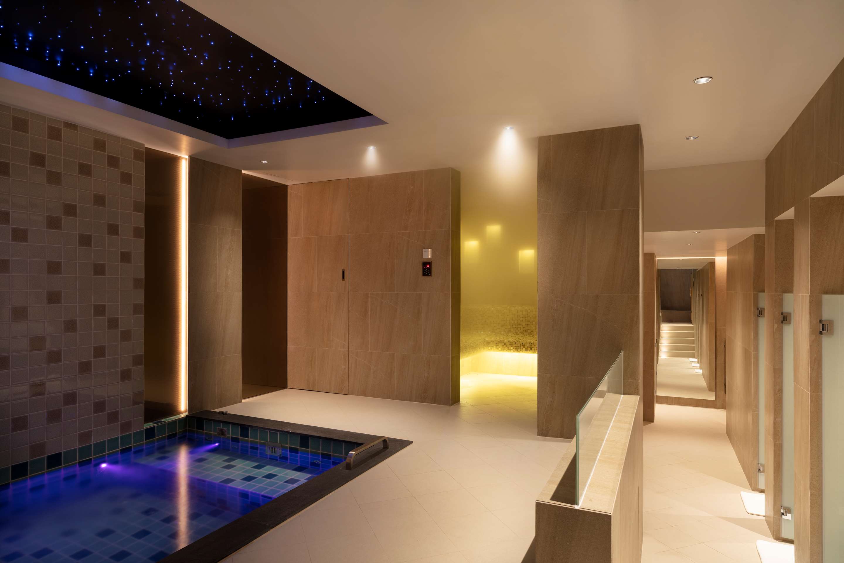 Steam Room & Jacuzzi, Fitness Studio