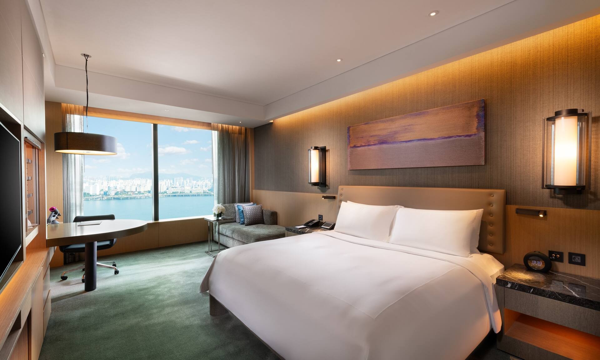 프리미엄룸 킹베드 리버 뷰