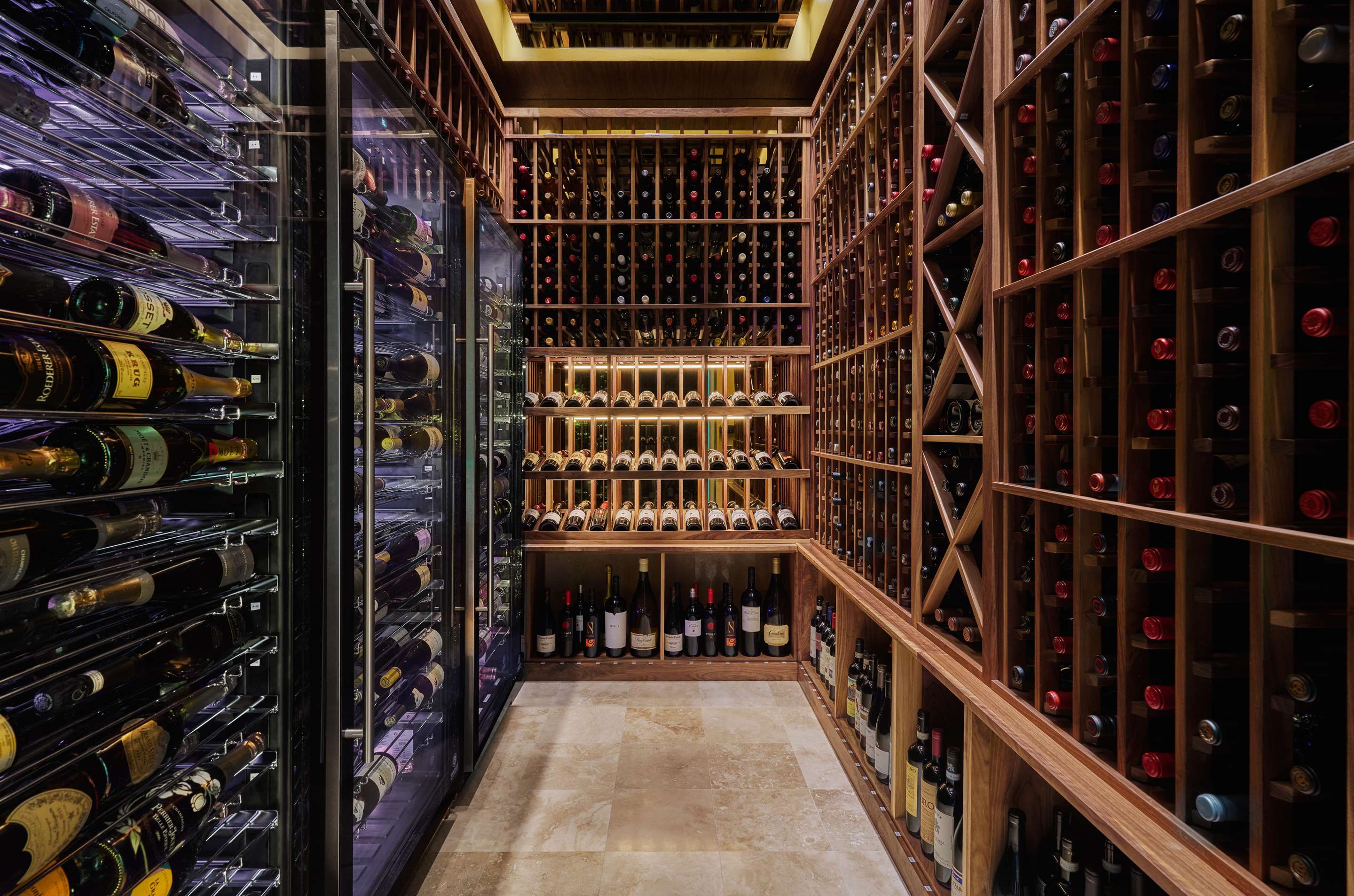 PNB ELWOOD CLUB WINE RM A