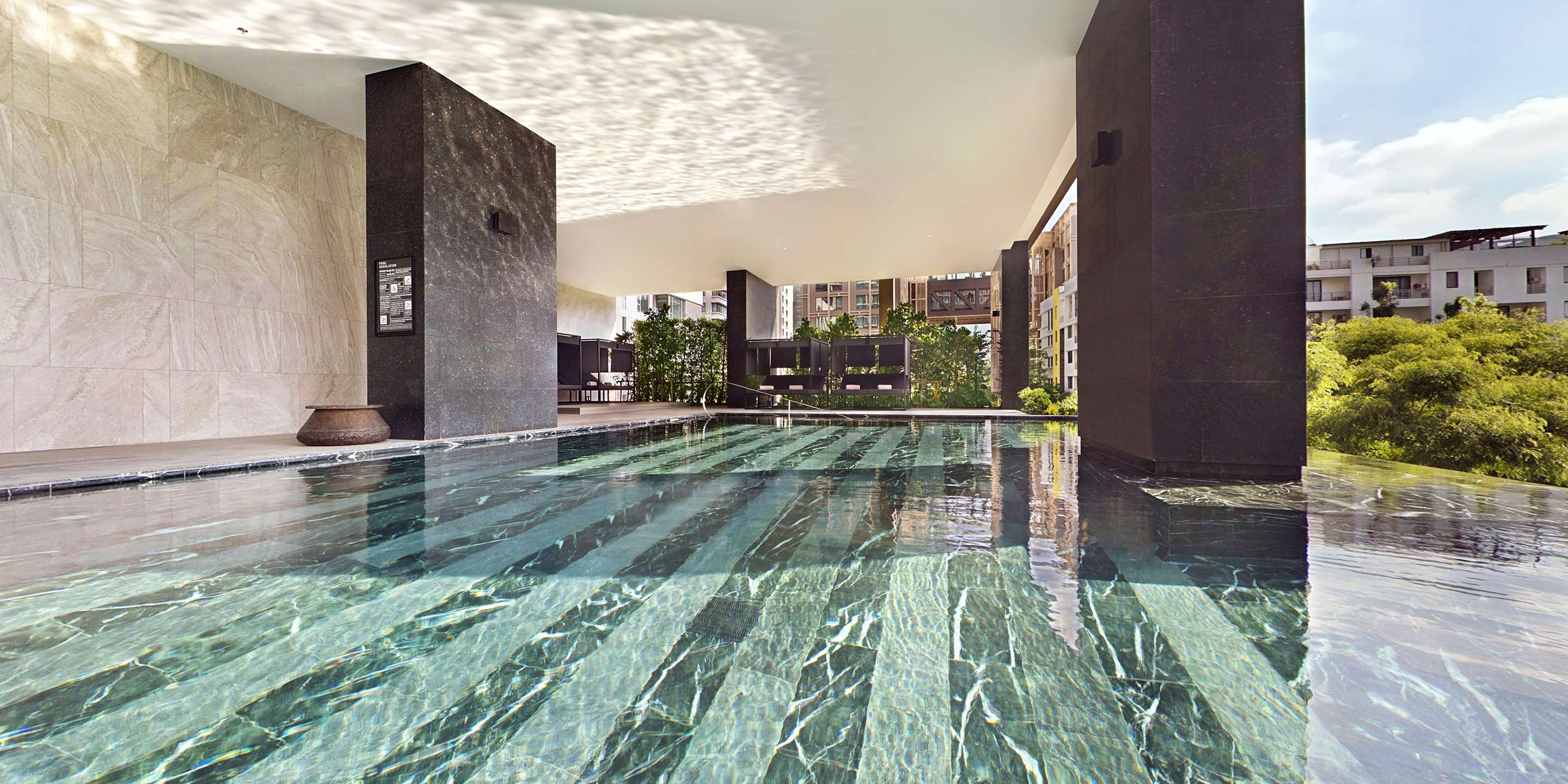 Pool Kimpton Maa Lai Bangkok