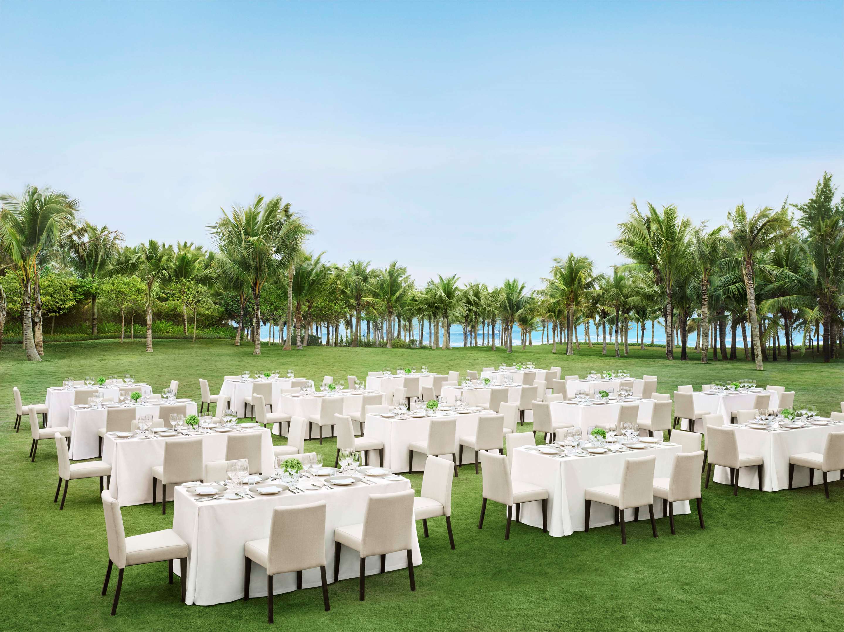 The EDITION Villa Lawn