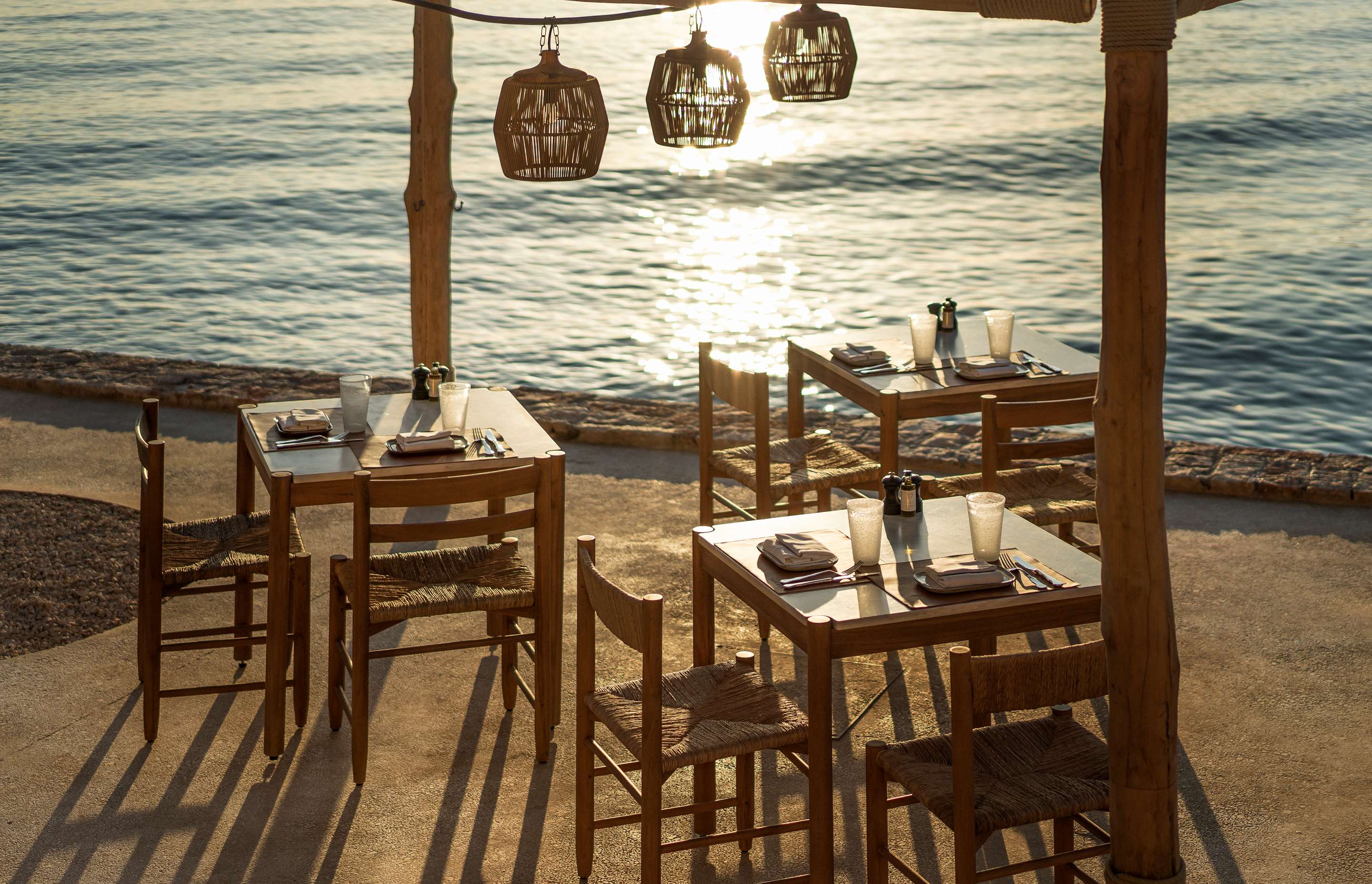 Taverna Sunset detail