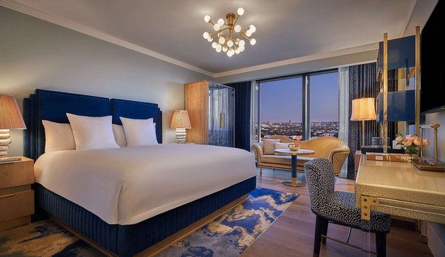 Deluxe Skyline King / King Suite