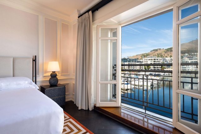 One Bedroom Signature Suite 