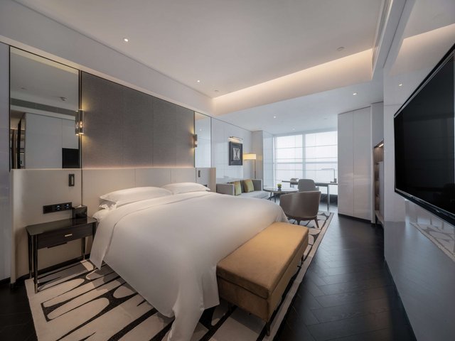 Premium Suite