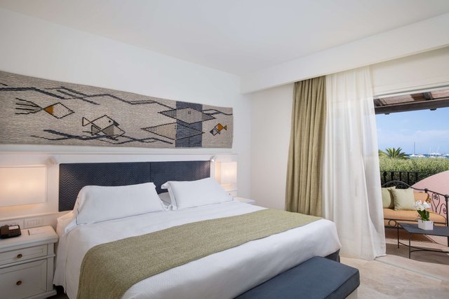 Deluxe Room (sea view)