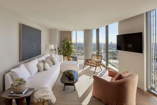 Panoramic One or Two Bedroom Suite