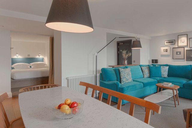 Deluxe One Bedroom w/ Bed Alcove