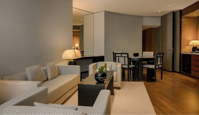 아르마니 프리미어 스위트