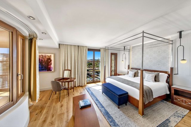 Diamond Suite