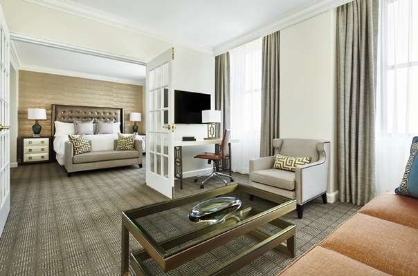 Luxury Suite 