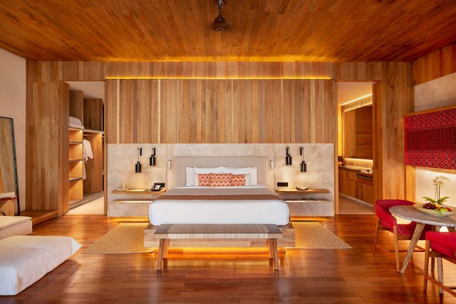 Beachfront Terrace Pool Suite King