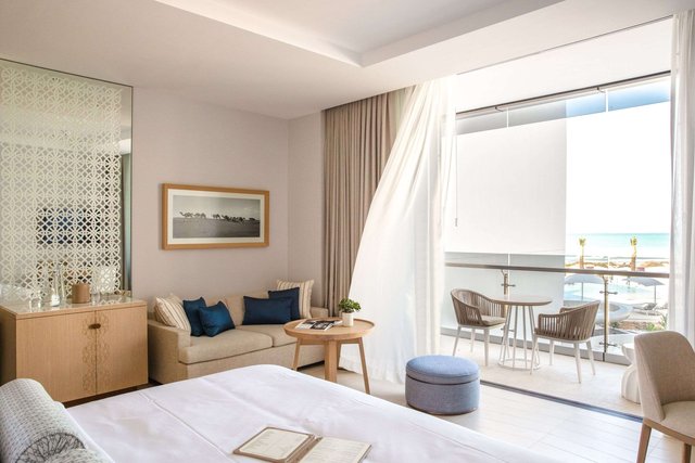 Ocean Deluxe - 1 King or 2 Twins