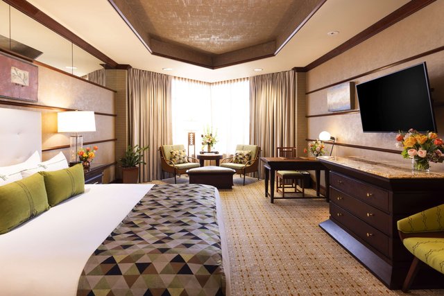 Falling Rock Luxury King