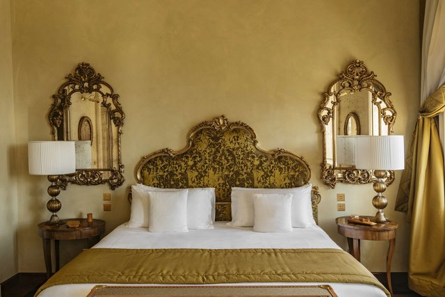 Room in the Villa with Lake View