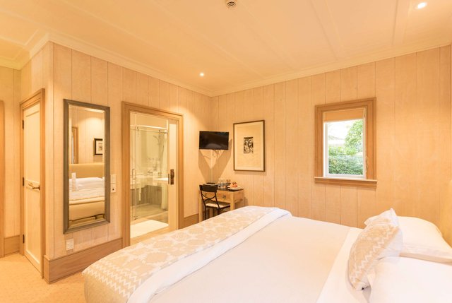 Deluxe Family Suite
