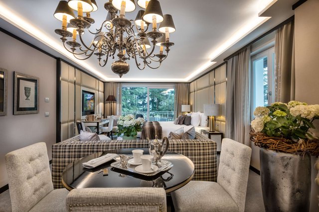 Signature Park Suite