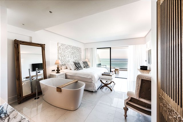 Thalassa Deluxe - Seafront Guestroom