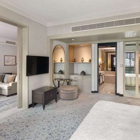 디플로매틱 스위트