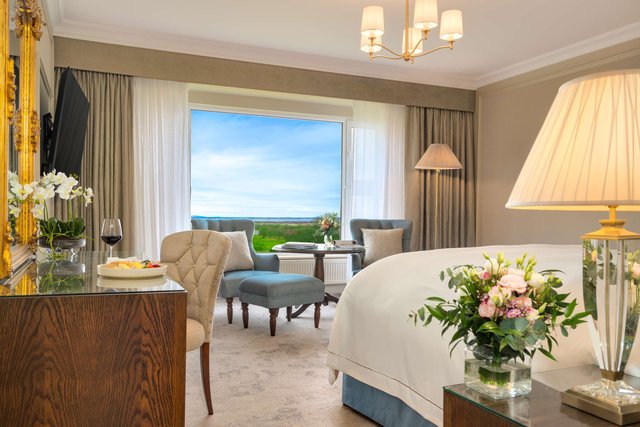 Lake View Deluxe Guest Rooms 